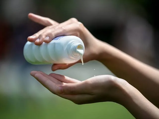 بررسی تاریخ ضد آفتاب